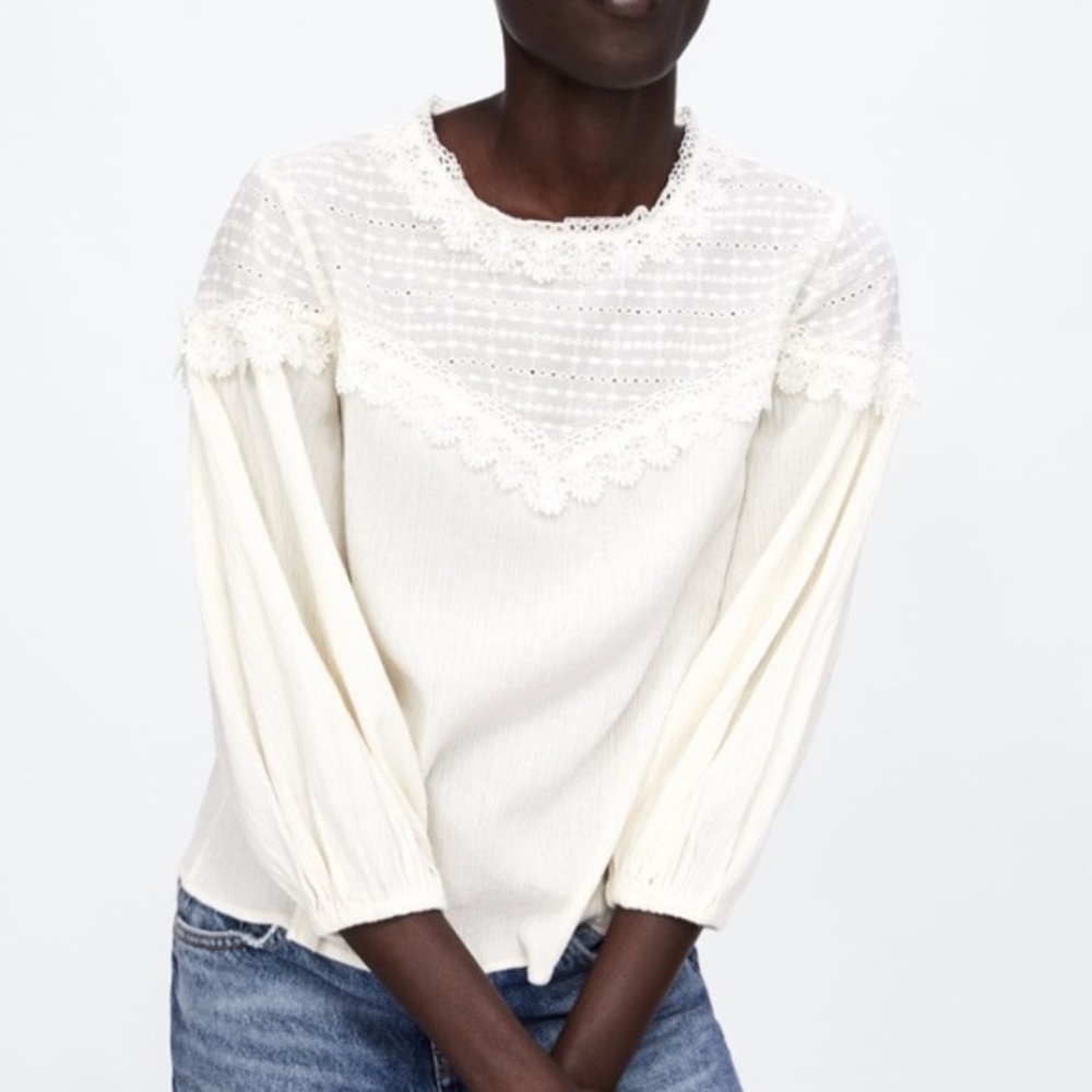 NWOT ZARA Off White Embroidered Lace Ruffle Trims Contrasting Blouse size Small